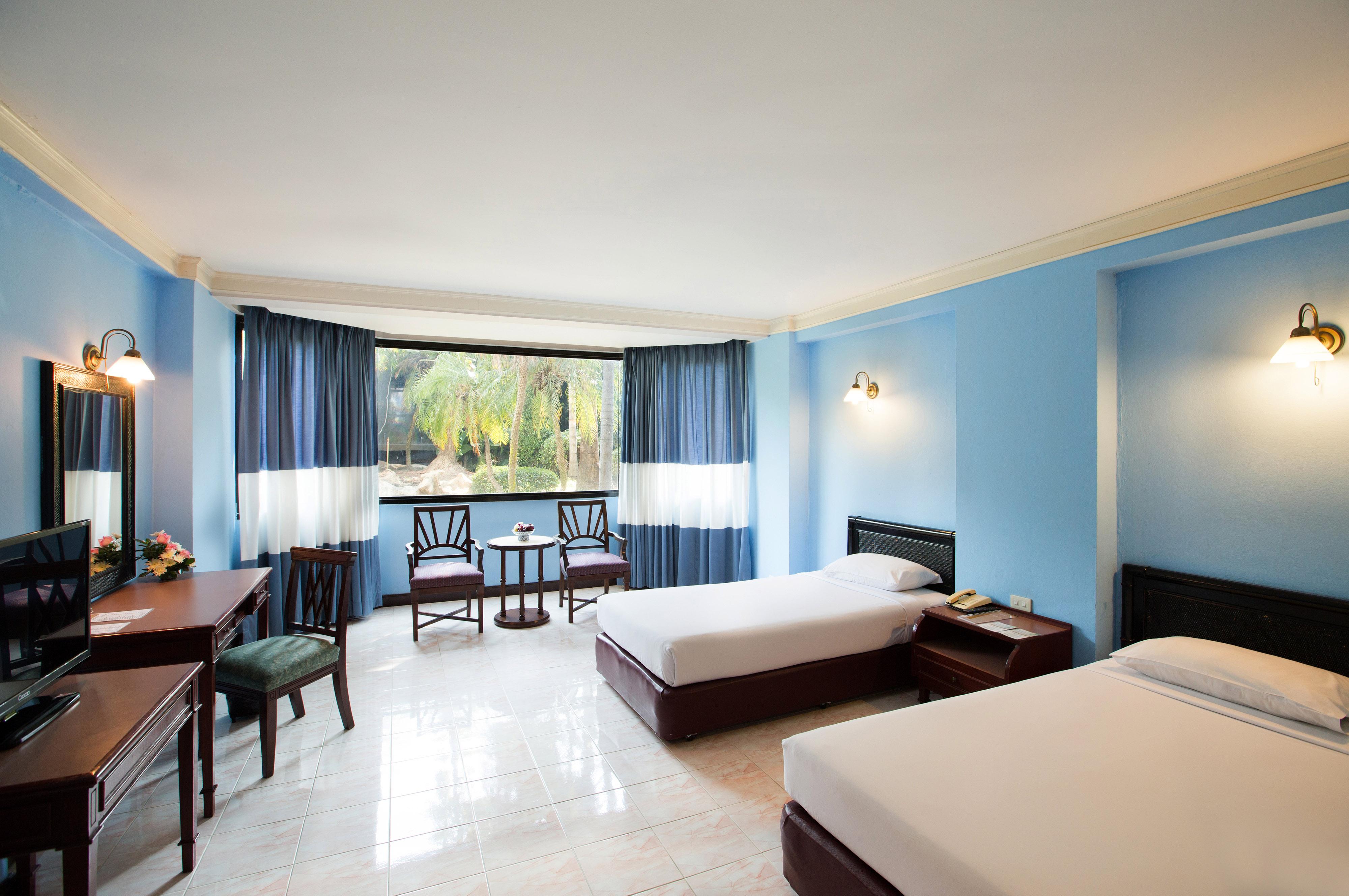 The Imperial Hotel & Convention Centre Фитсанулок Екстериор снимка