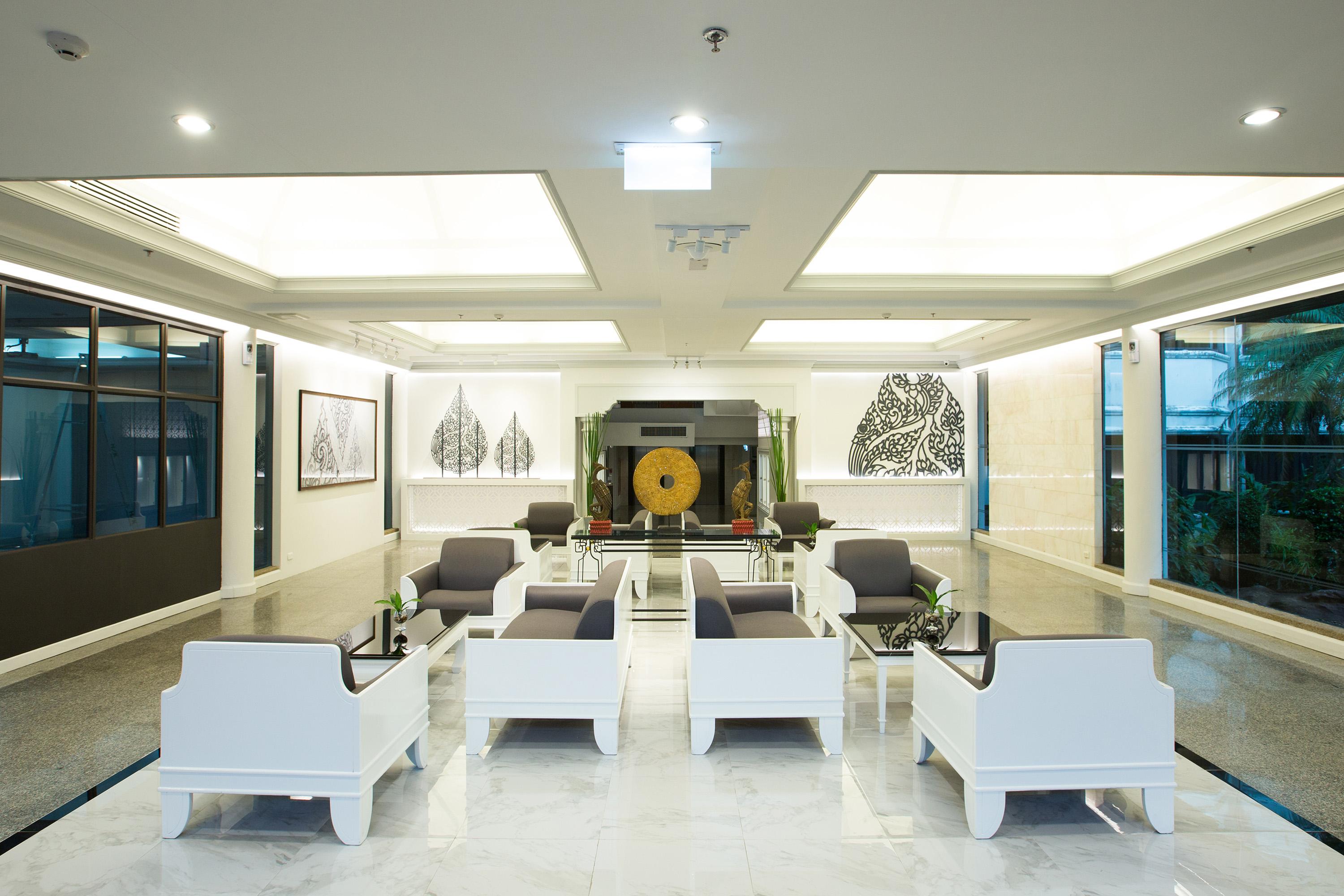 The Imperial Hotel & Convention Centre Фитсанулок Екстериор снимка