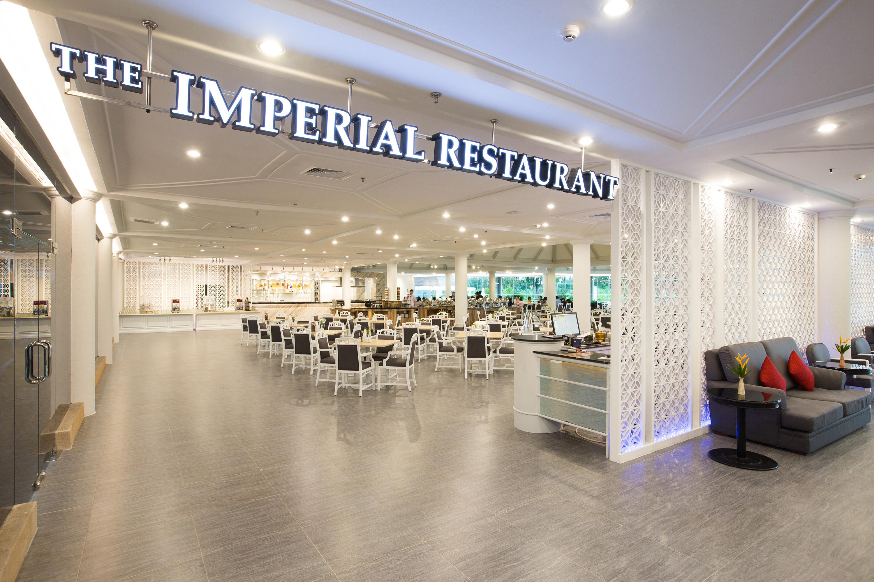 The Imperial Hotel & Convention Centre Фитсанулок Екстериор снимка