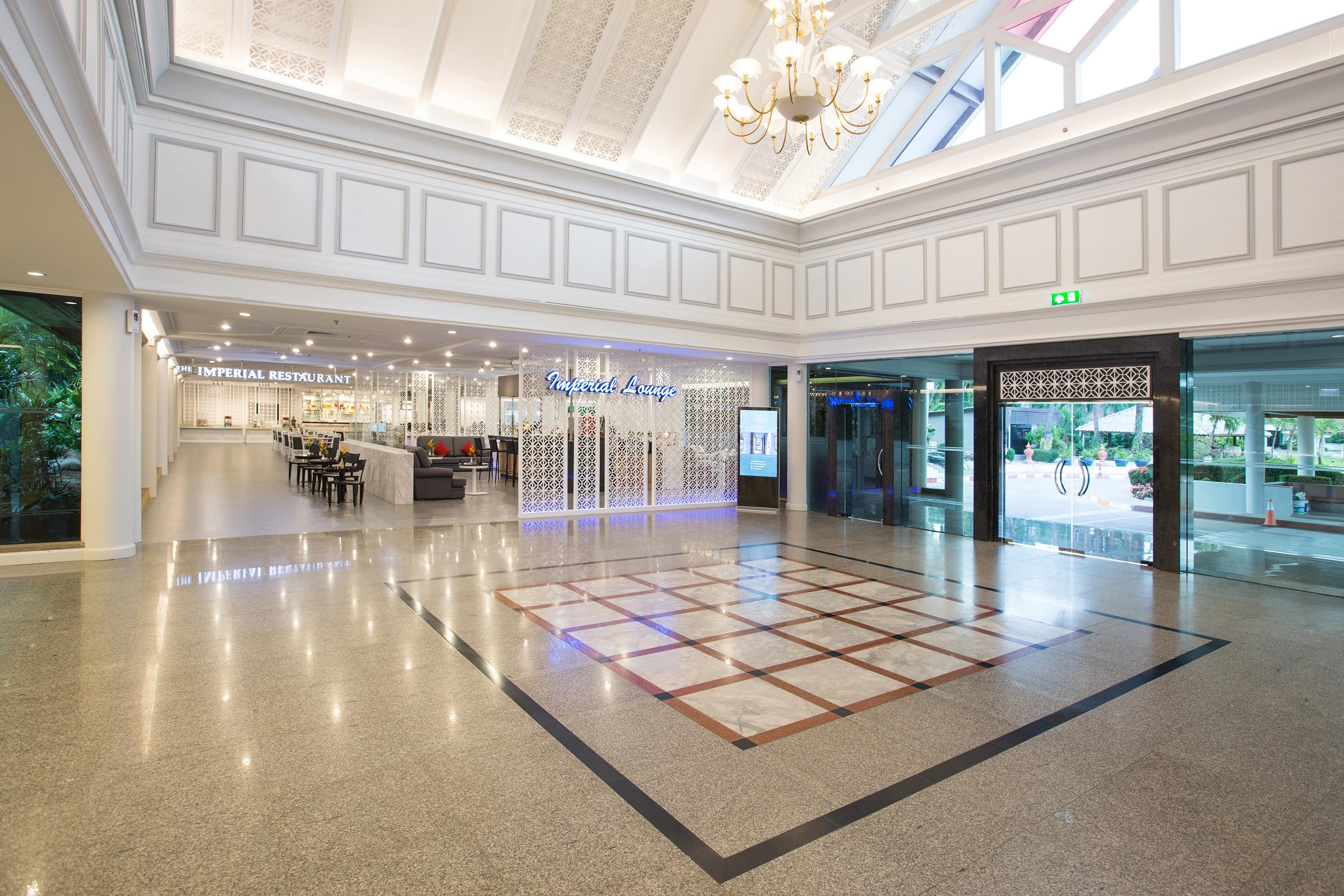 The Imperial Hotel & Convention Centre Фитсанулок Екстериор снимка