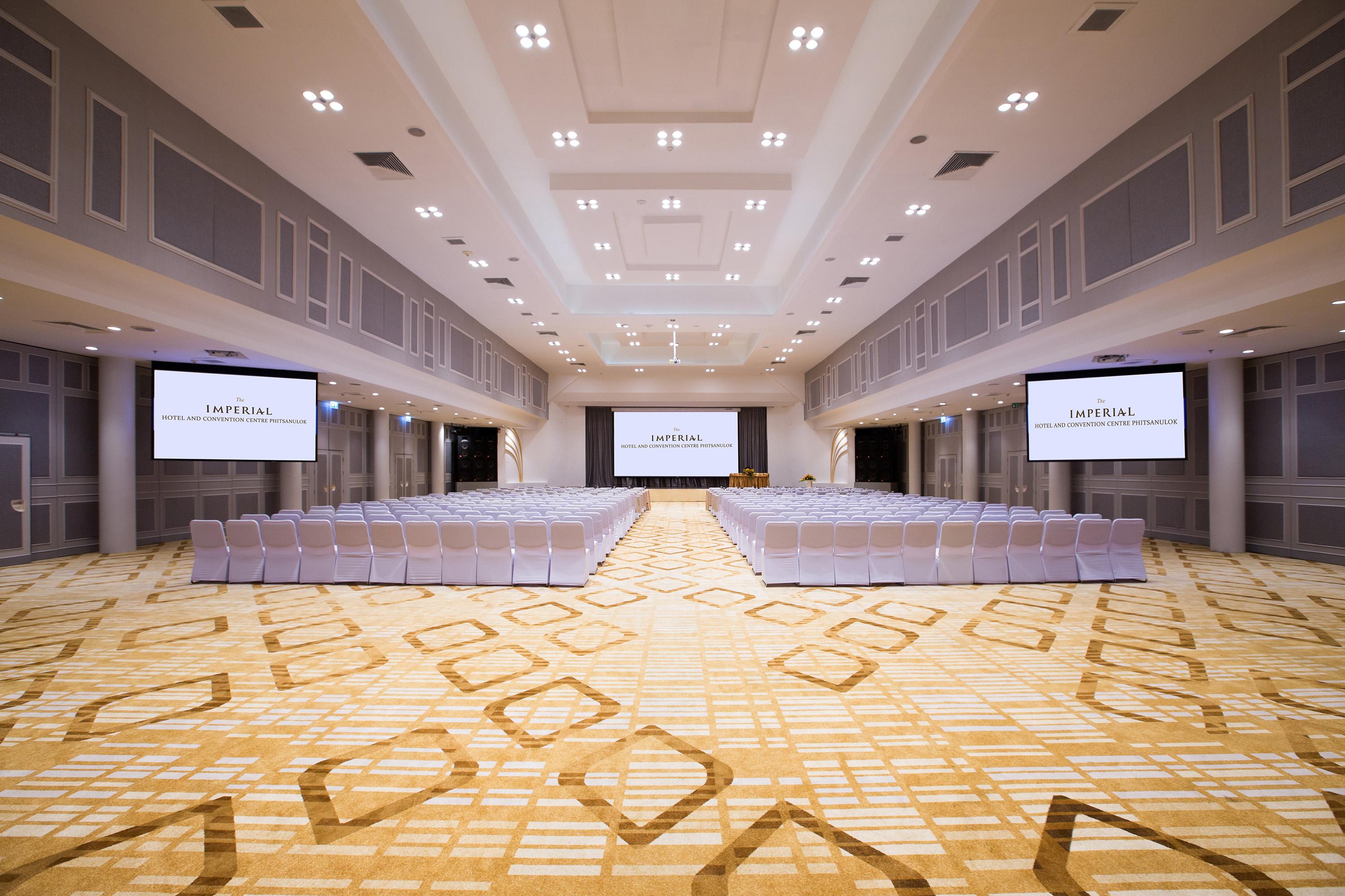 The Imperial Hotel & Convention Centre Фитсанулок Екстериор снимка