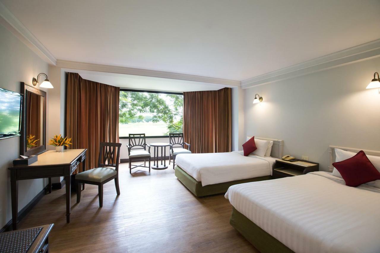 The Imperial Hotel & Convention Centre Фитсанулок Екстериор снимка