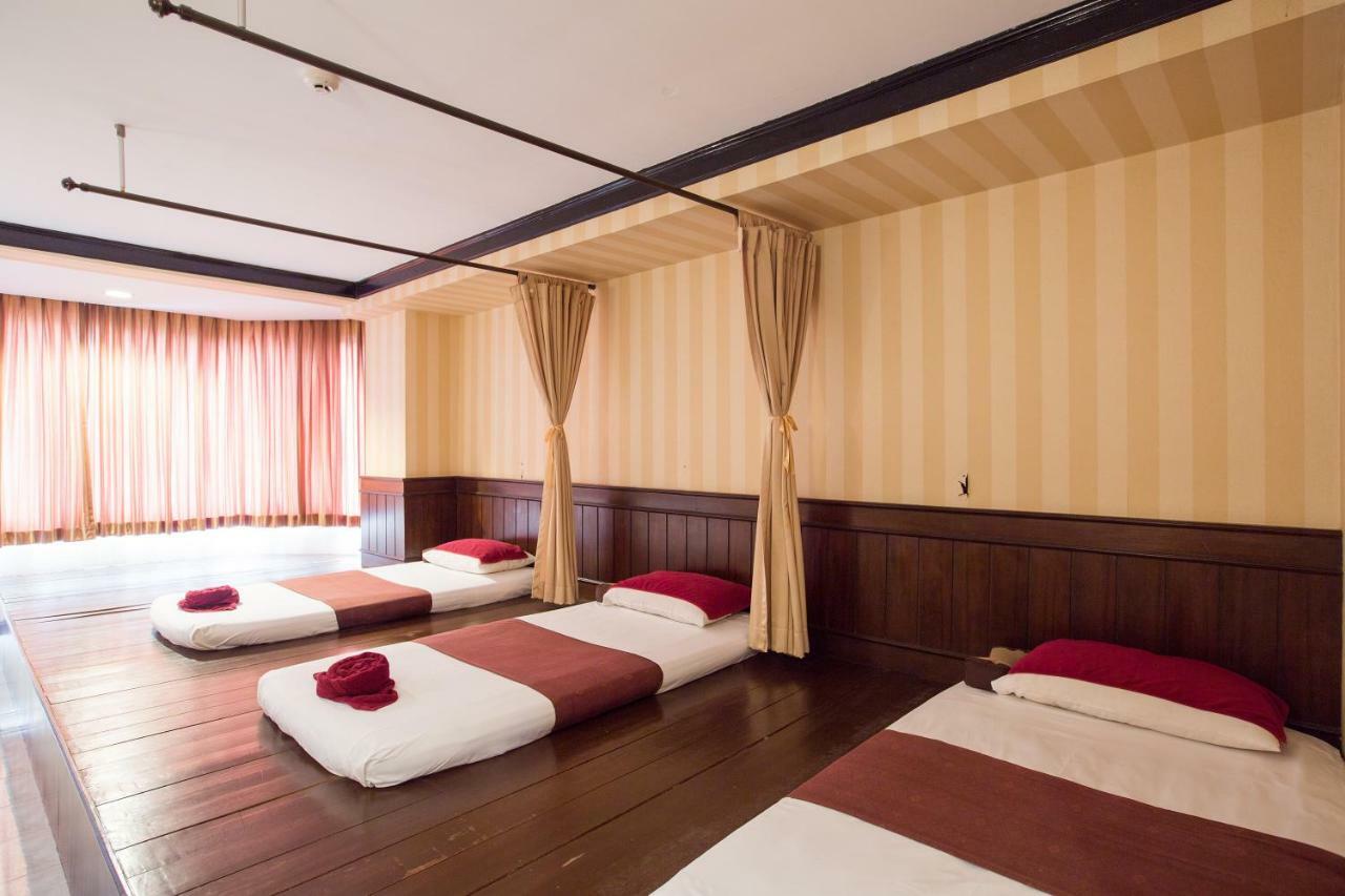 The Imperial Hotel & Convention Centre Фитсанулок Екстериор снимка