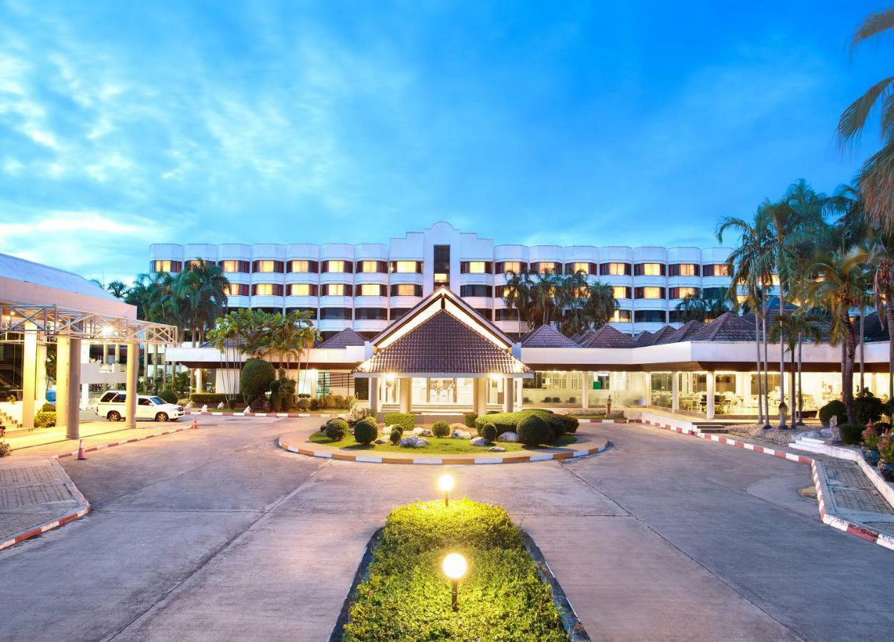 The Imperial Hotel & Convention Centre Фитсанулок Екстериор снимка