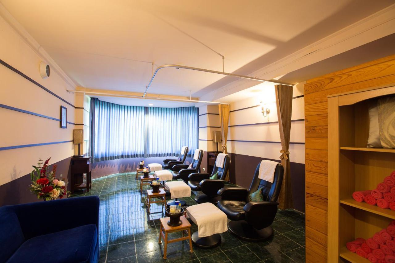 The Imperial Hotel & Convention Centre Фитсанулок Екстериор снимка